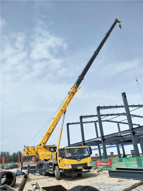 川汇区超高层建筑钢结构吊装案例